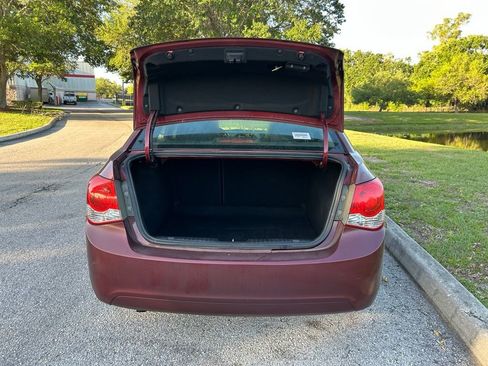 Used 2015 Chevrolet Cruze LT image 10