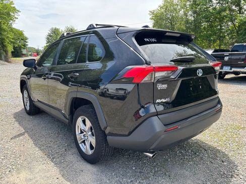 Used 2022 Toyota RAV4 LE AWD/4WD image 15