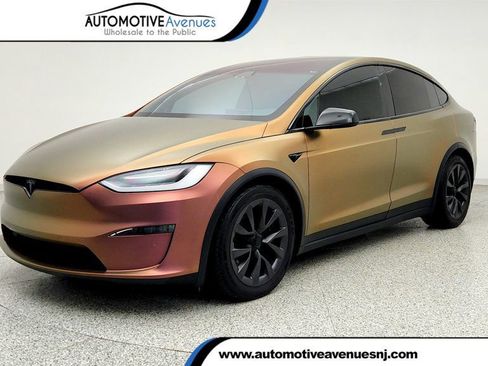 Used 2022 Tesla Model X Plaid image 1