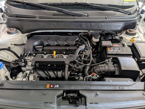 Used 2025 Hyundai Venue SEL FWD image 30