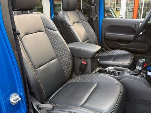 Used 2022 Jeep Wrangler Unlimited Sahara image 17