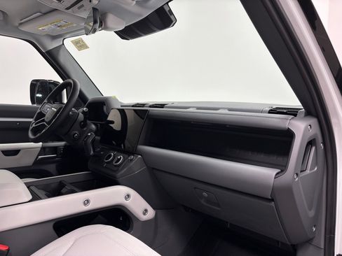 Used 2026 Land Rover Defender 110 S AWD/4WD image 30