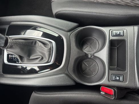 Used 2019 Nissan Rogue SV w/ Premium Package FWD image 22
