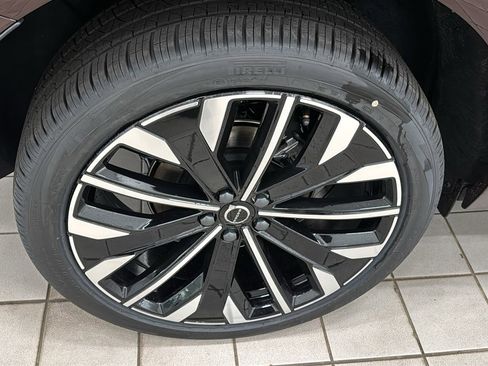 New 2026 Volvo XC60 B5 Ultra w/ Protection Package Premier AWD/4WD image 31