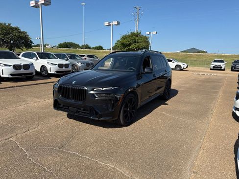 Used 2024 BMW X7 xDrive40i w/ M Sport Package AWD/4WD image 1