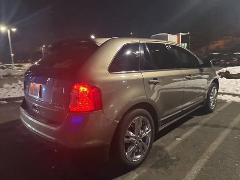 Used 2013 Ford Edge Limited w/ Driver Entry Pkg image 9