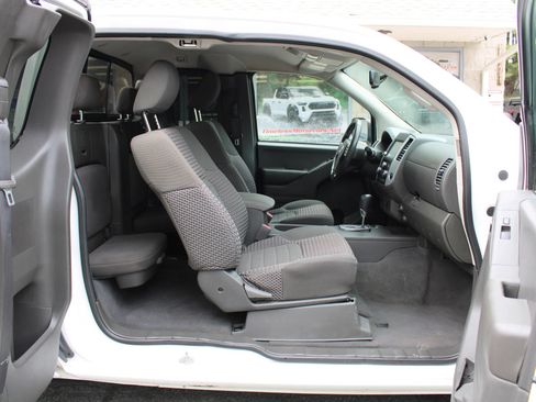 Used 2021 Nissan Frontier SV RWD image 15
