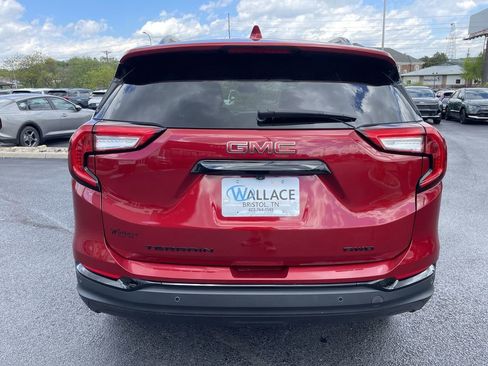 Used 2023 GMC Terrain SLT w/ Infotainment Package II AWD/4WD image 5