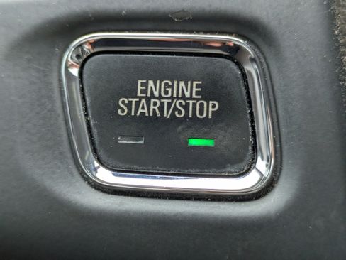 Used 2020 GMC Acadia SLT w/ LPO, Floor Liner Package image 24