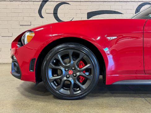 Used 2017 FIAT 124 Spider Abarth image 35
