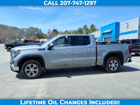 Used 2025 GMC Sierra 1500 SLT AWD/4WD image 8