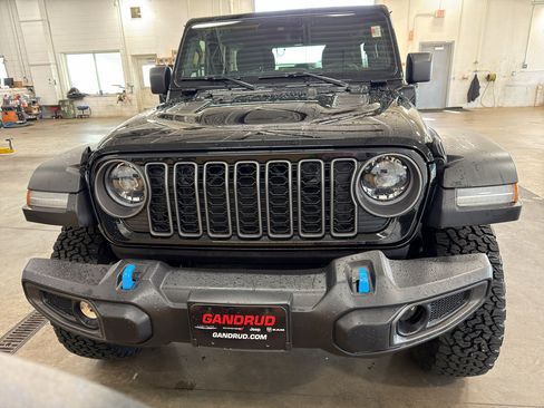 Used 2025 Jeep Wrangler Unlimited Rubicon 4xe w/ Safety Group AWD/4WD image 2