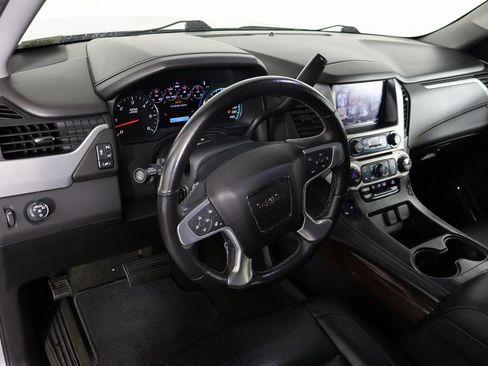 Used 2017 GMC Yukon XL SLT w/ Open Road Package image 7