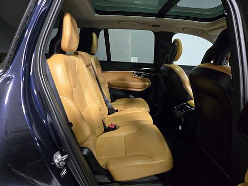 Used 2016 Volvo XC90 T6 Momentum w/ Momentum Plus Package image 16