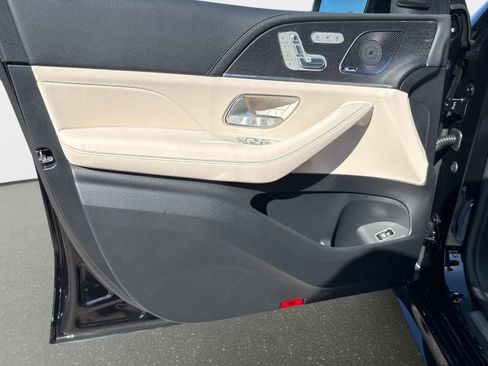 New 2026 Mercedes-Benz GLE 53 AMG 4MATIC Coupe image 17
