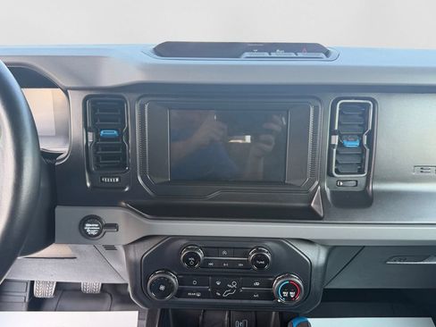 Used 2022 Ford Bronco Black Diamond AWD/4WD image 15