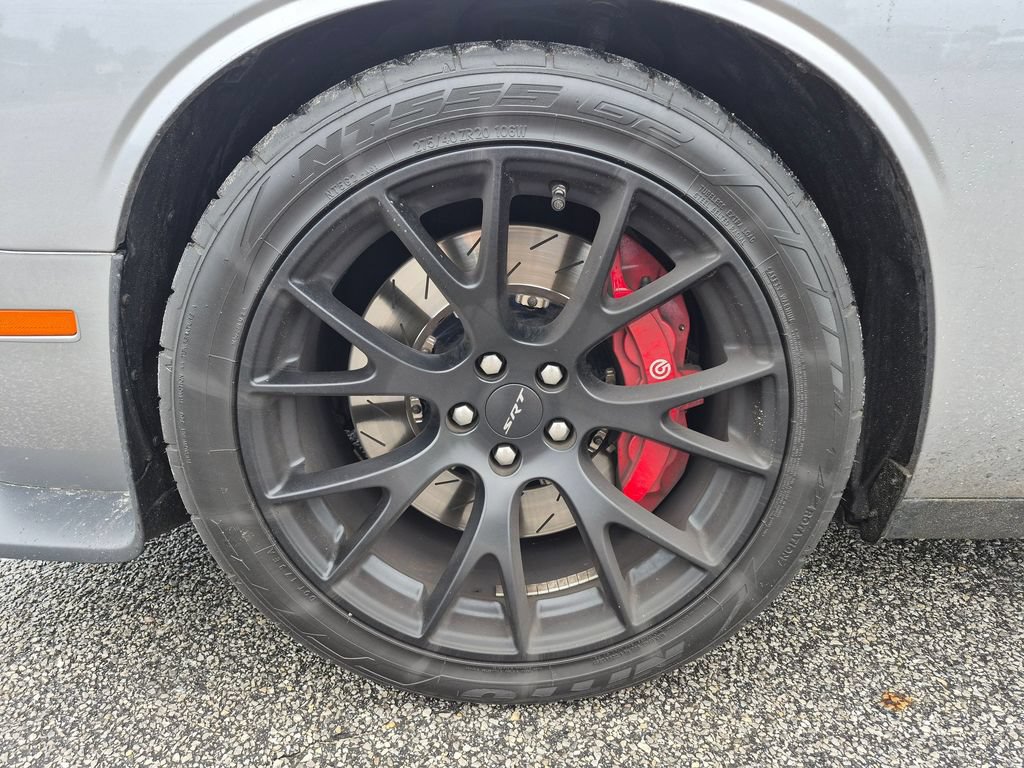Used 2015 Dodge Challenger SRT Hellcat RWD image 19