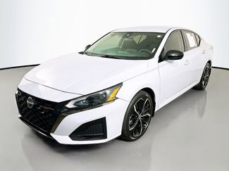 Used 2023 Nissan Altima 2.5 SR FWD video 3