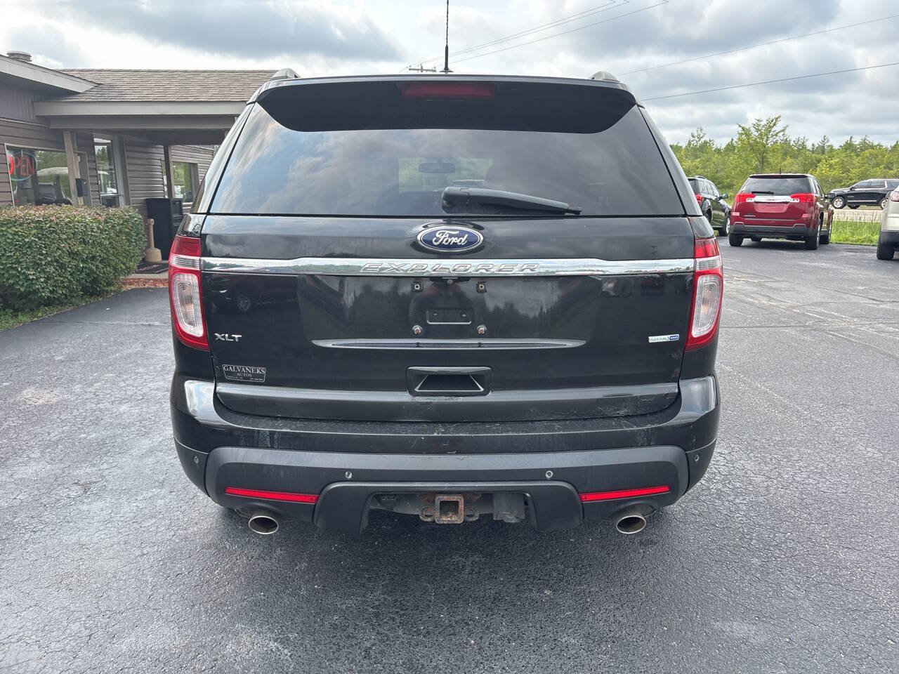 Used 2014 Ford Explorer XLT w/ Equipment Group 202A AWD/4WD image 5