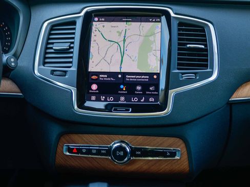 Used 2023 Volvo XC90 B6 Core w/ Climate Package image 15