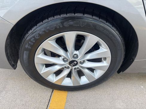 Used 2017 Kia Optima LX FWD image 23