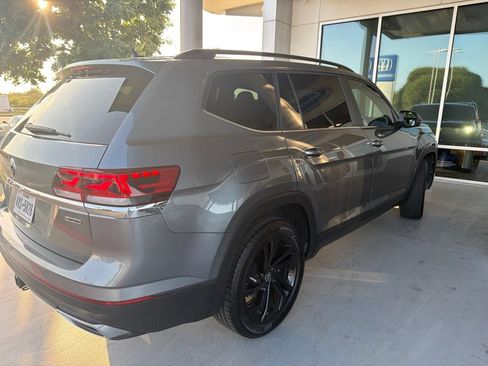 Used 2022 Volkswagen Atlas SE AWD/4WD image 4