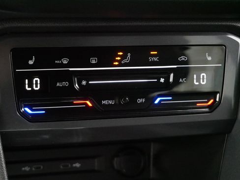 Certified 2023 Volkswagen Tiguan SE R-Line AWD/4WD image 23