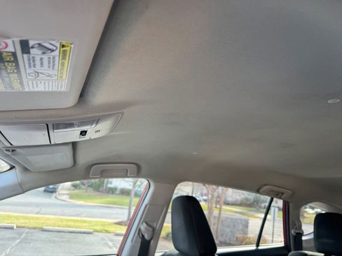 Used 2017 Toyota RAV4 LE image 10