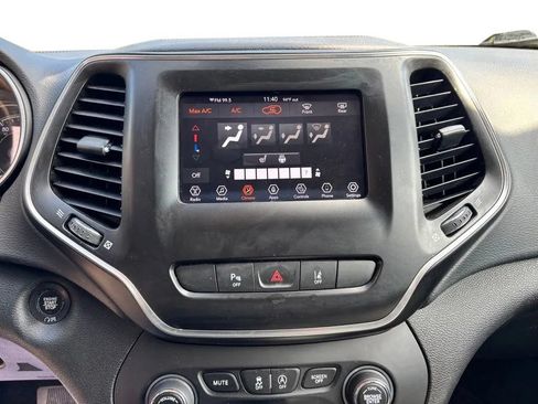 Used 2021 Jeep Cherokee Latitude Lux AWD/4WD image 16