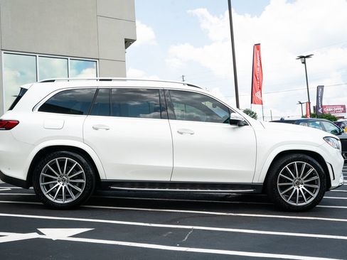Used 2023 Mercedes-Benz GLS 450 4MATIC image 11