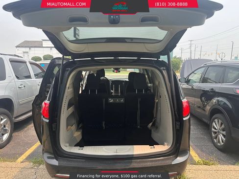 Used 2018 Chrysler Pacifica Touring Plus FWD image 7