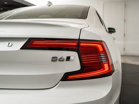 Used 2023 Volvo S90 B6 Ultimate w/ Lounge Package image 9