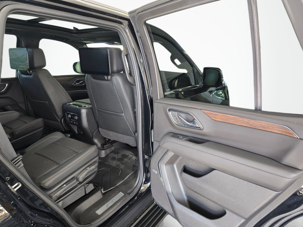 Used 2024 Chevrolet Tahoe High Country AWD/4WD image 41