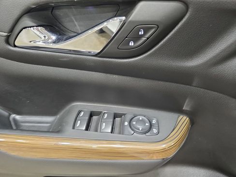 Used 2023 GMC Acadia SLE w/ Elevation Edition FWD image 19