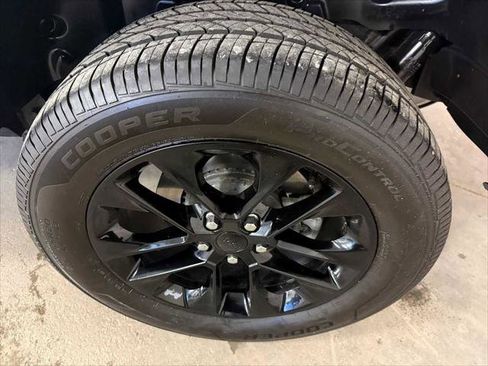 Certified 2021 Jeep Wrangler Unlimited Sahara AWD/4WD image 9