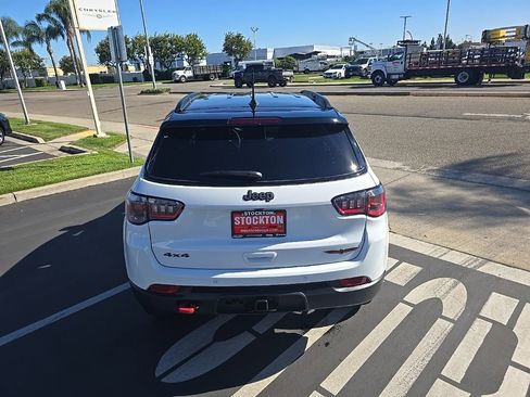 New 2026 Jeep Compass Trailhawk w/ Trailer Tow Group image 12