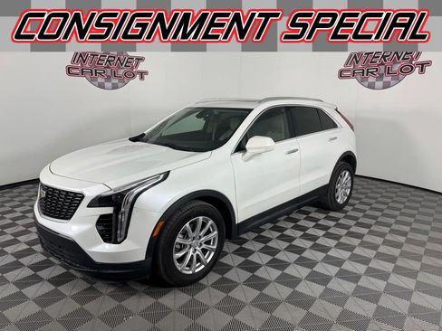 Used 2019 Cadillac XT4 Luxury w/ Cold Weather Package AWD/4WD image 1