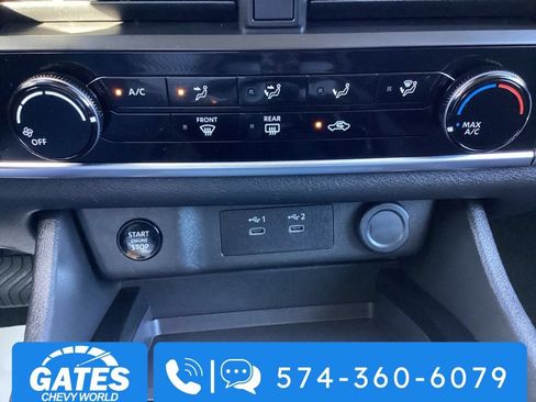 Used 2024 Nissan Rogue S AWD/4WD image 17