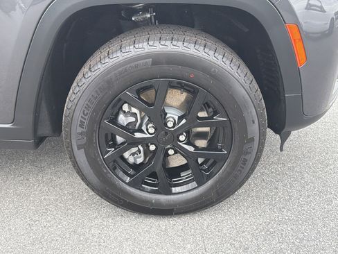 New 2026 Jeep Grand Cherokee L 2WD image 14