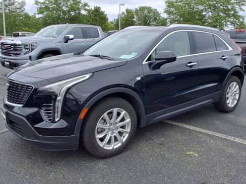Certified 2023 Cadillac XT4 Luxury w/ Cold Weather Package AWD/4WD image 4