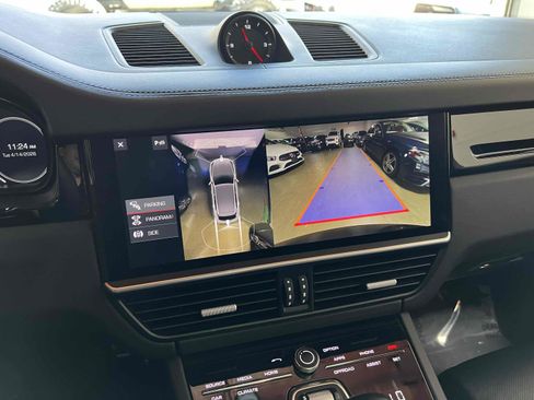 Used 2019 Porsche Cayenne S image 44