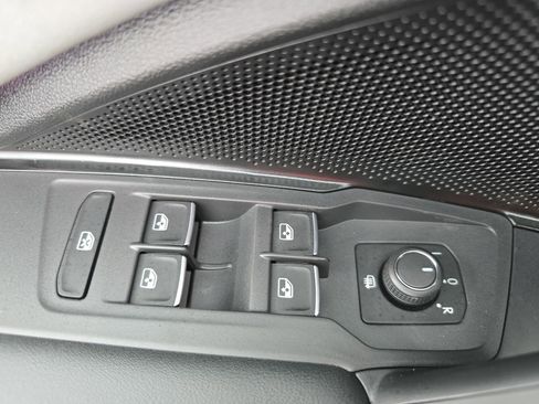 New 2026 Volkswagen Tiguan SE R-Line FWD image 27