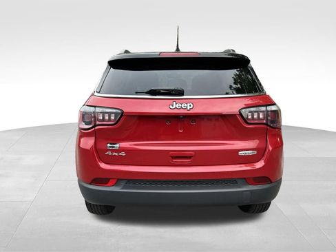 Used 2018 Jeep Compass Latitude w/ Popular Equipment Group AWD/4WD image 4