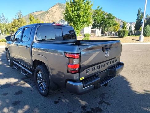 Used 2025 Nissan Frontier SV w/ SV Convenience Package AWD/4WD image 5