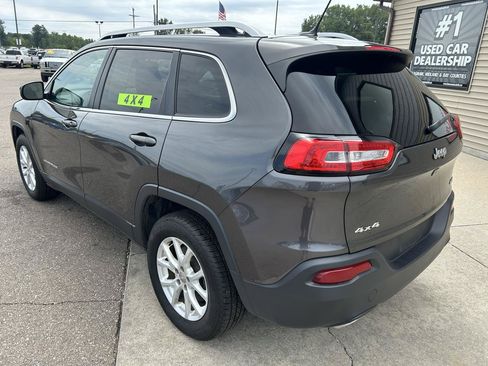 Used 2015 Jeep Cherokee Latitude w/ Cold Weather Group AWD/4WD image 7