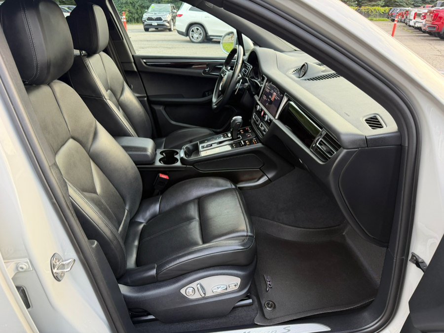 Used 2022 Porsche Macan S AWD/4WD image 23