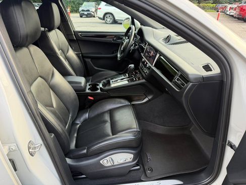 Used 2022 Porsche Macan S AWD/4WD image 23
