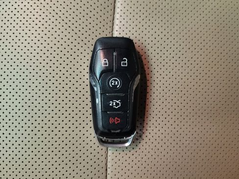 Used 2016 Ford Explorer Limited FWD image 32