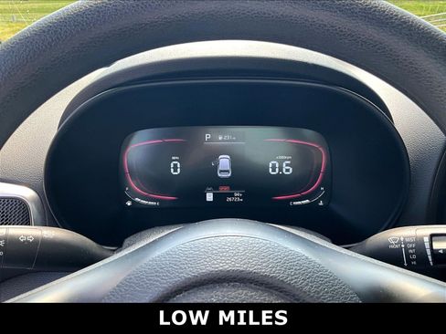 Used 2025 Kia Soul LX w/ LX Technology Package FWD image 4