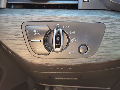 Used 2017 Audi A4 2.0T Premium Plus w/ Premium Plus Package image 18